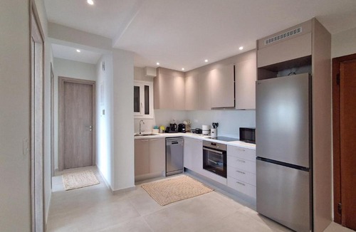 Alimos Apartment | Elegant Apartment at Alimos Marina with Sea View