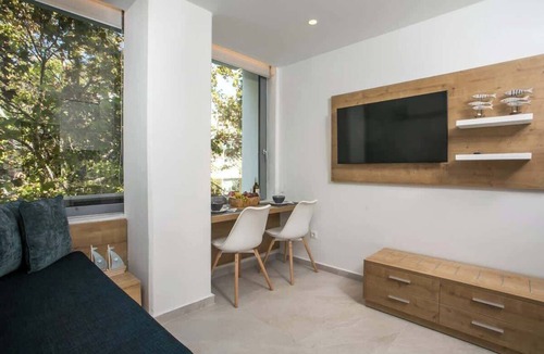 Rhodes Apartment | Elegant Blue Rhodes Center Apartment near the Sea