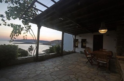 Ydrousa Villa | Elegant family house a few minutes from the sea