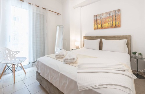 Koukaki Apartment | Elegant Koukaki Studio