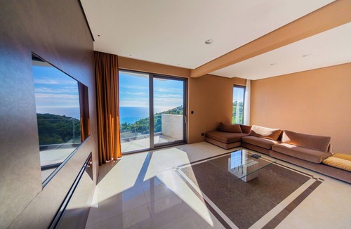 Maini Villa | Elegant Villas Vita-Adriatic Escape w/Sea View & Private Pool