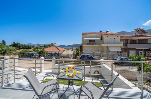 Karavomylos Apartment | ELENI & MEMAS Luxury Apartments Kefalonia