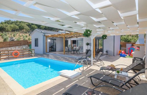 Monopari House | Eleonas