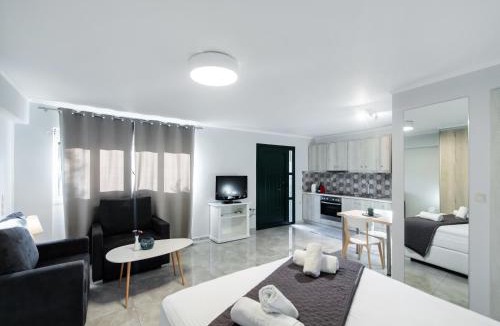 Lygia Apartment | Elichrison Studios