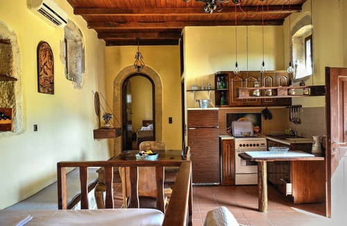Megala Chorafia House | Elijah traditional house, Aptera