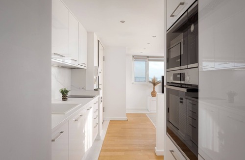 Glyfada Apartment | Ellinikon 360 Rooftop | Char. Trikoupi 2 | Glifada 166 75, Bill & John Villas