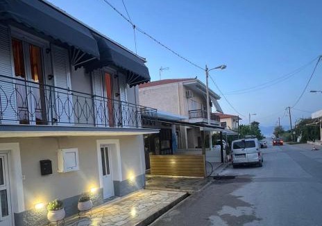 Paralia Porovitsis House | Ellis House