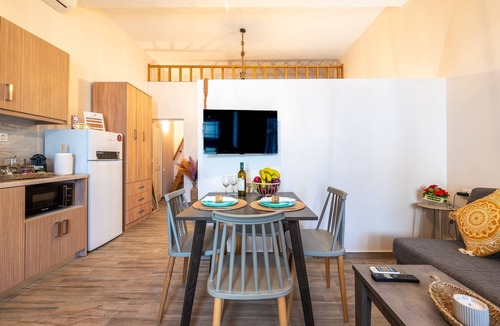 Paradisi House | Elysium Villanova Apartment near Airport