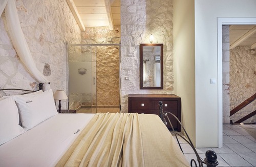 Varvara Villa | Emerald Classic Villa
