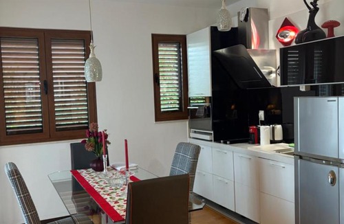 Babin do Apartment | Emerald & Velvet Center Apartment