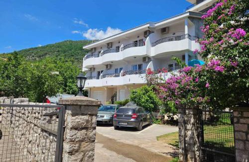 Becici Apartment | Emilija