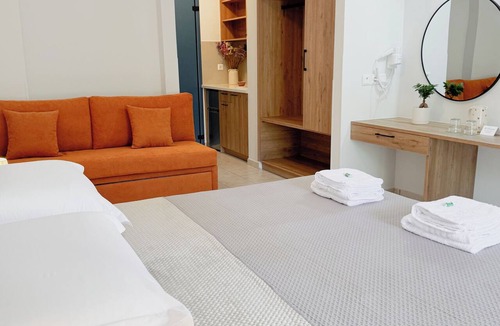 Emporios Hotel | Emporios Bay Hotel