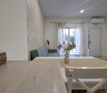 Xifias Apartment | EmvaSea Seaside apartment