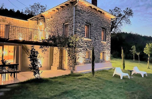 Ithomi House | En kanalion