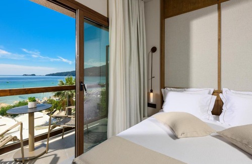 Chrisi Ammoudia Hotel | Enavlion Elegance Seaside Luxury
