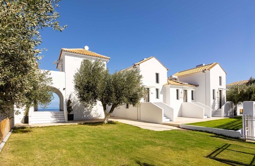 Koroni Apartment | Eneos Boutique Residence - Koroni Garden Gem