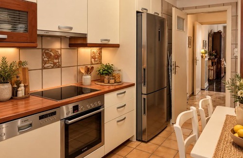 Kypseli House | Entire Apartment in Kypseli, Athens