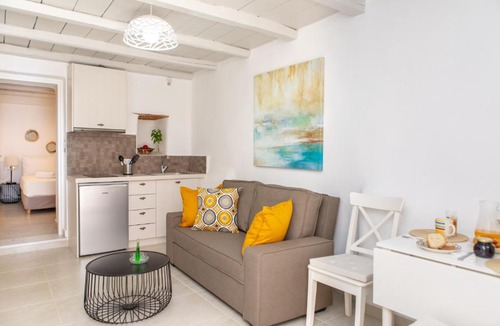 Old Town Naxos Apartment | Ep'Avlis Boutique Apartments