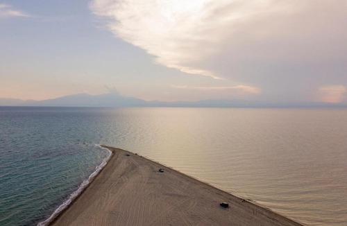 Thermaikos Apartment | Epanomi Suites - Modern Living with Garden Retreat