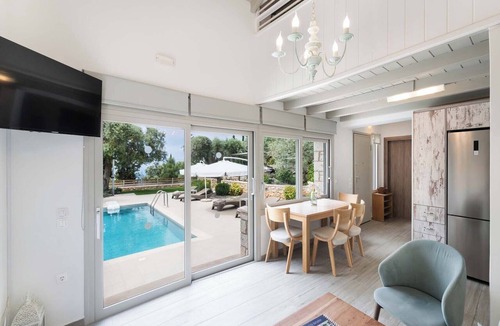 Tsoukaladhes Villa | Eratito - Three Bedroom Villa, Sleeps 6