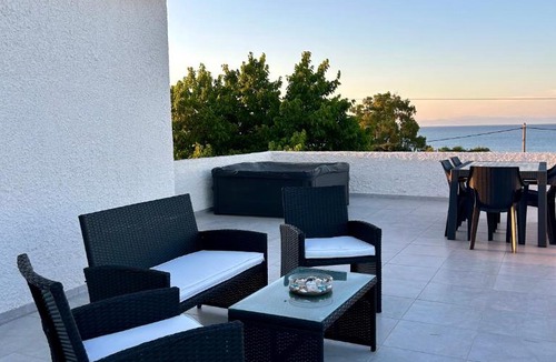 Andravida-Kyllini Apartment | Errant Blue House Kyllini