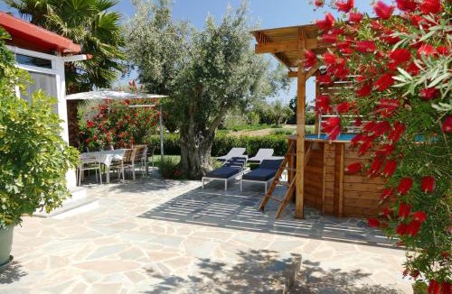Marathon House | esperides holidays