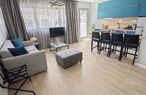 Thessaloniki City Centre Apartment | Estia Premium Apartments - Valouritou 25 Big Balcony