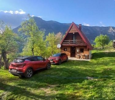 Zabljak Ski Chalet | Ethno Cottage Momo Tepca
