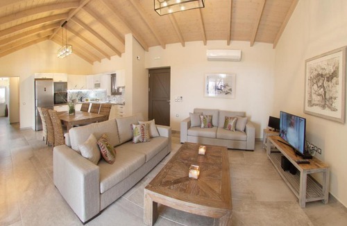 Manganos Villa | Euphoria Retreat