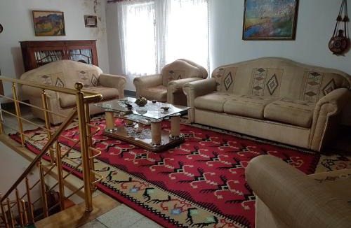 Gjirokaster House | EvaGuesthouse