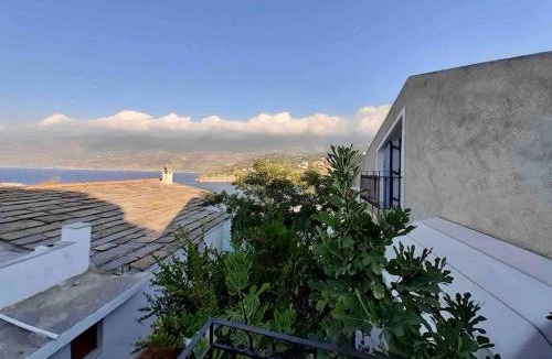 Evdilos House | Evdilos' Balcony