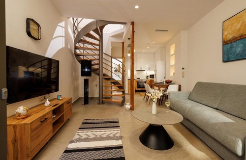 Agios Myronas Villa | Evmaria Luxury Cottage