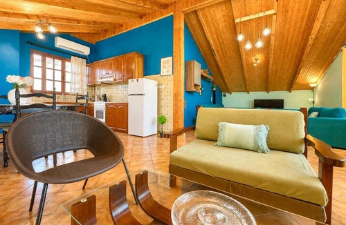 Agii Apostoli Apartment | Evoikos Blue Villa-Sea View & Garden for 5 by ΜΡS