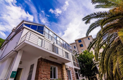 Becici Apartment | Exclusive 1 bedroom apartment, a short walk from Rafailovici sandy beach