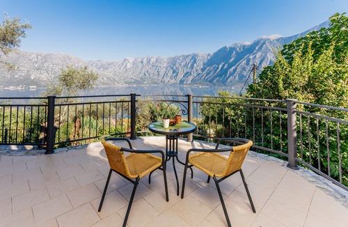 Prcanj Villa | Exclusive 6 bedrooms villa with direct sea views Oranus