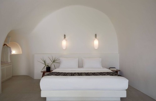 Oia Hotel | Executive Two-Bedroom Cave Suite
