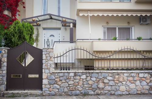Anatolikos Sinikismos Apartment | Experience relaxed coastal living