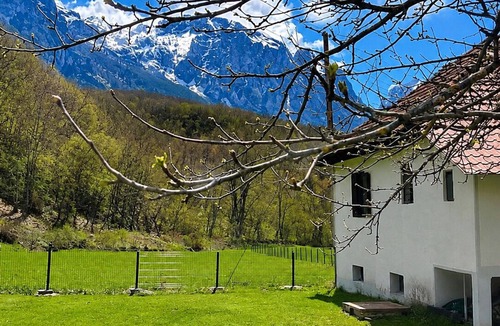 Vusanje House | Fabulous 2-bedroom house in Vusanje for a relaxing getaway