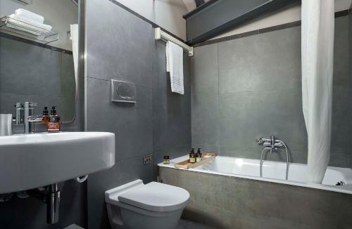 Vathy Hotel | Familia