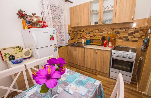 Dobrota House | Family-friendly seafront apartment
