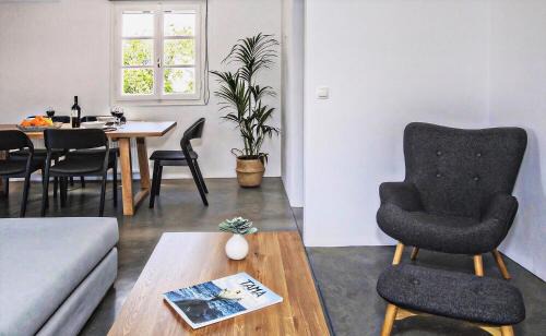 Exomvourgo Villa | family home