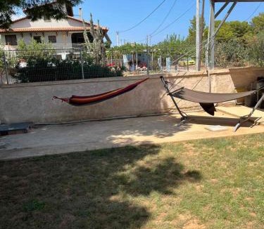 Spata-Artemida House | Family mobile home solar powered near the sea and the airport to share