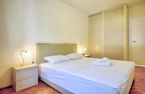 Risan Apartment | Fashion Beach Apartments