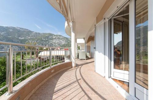 Risan Apartment | Fashion Beach Apartments