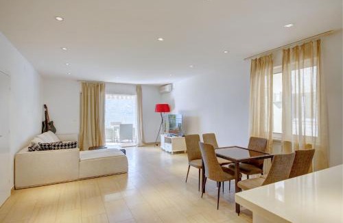 Risan Apartment | Fashion Beach Apartments