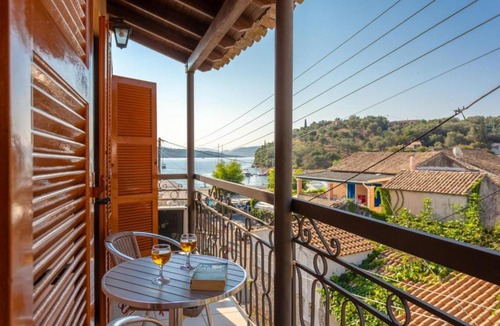 Agios Stefanos Apartment | Fay Apartment