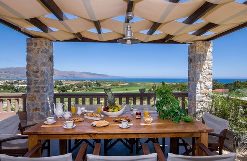 Kolymbari House | Ferienvilla mit Garten, Grill und Terrasse by Interhome