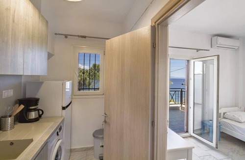 Nea Fokaia Apartment | Filia Apartment Afroditi by RentalsPro