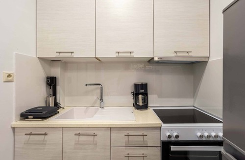 Filiatra Apartment | Filiatra Welcoming Hideaway - A Cozy Urban Escape