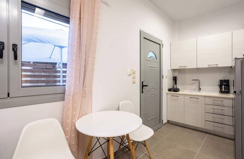 Filiatra Apartment | Filiatra Welcoming Hideaway - A Cozy Urban Escape